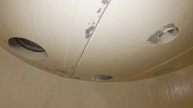 Silotak inifrån med öppningar