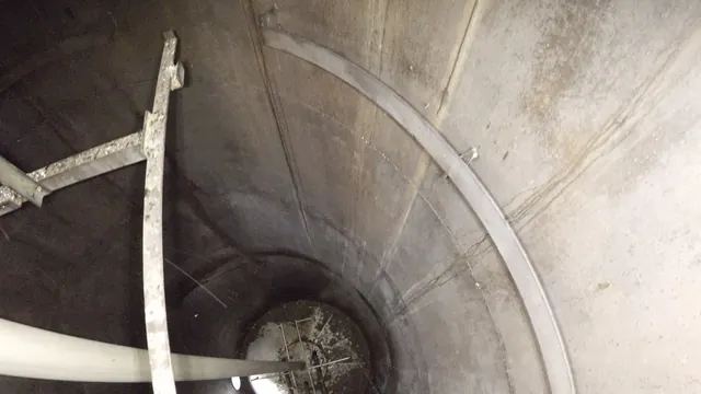 Konisk botten i en ståltank ovanifrån
