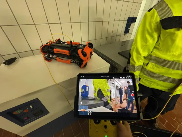 Förberedelse av undervattensdrönaren inför ett uppdrag